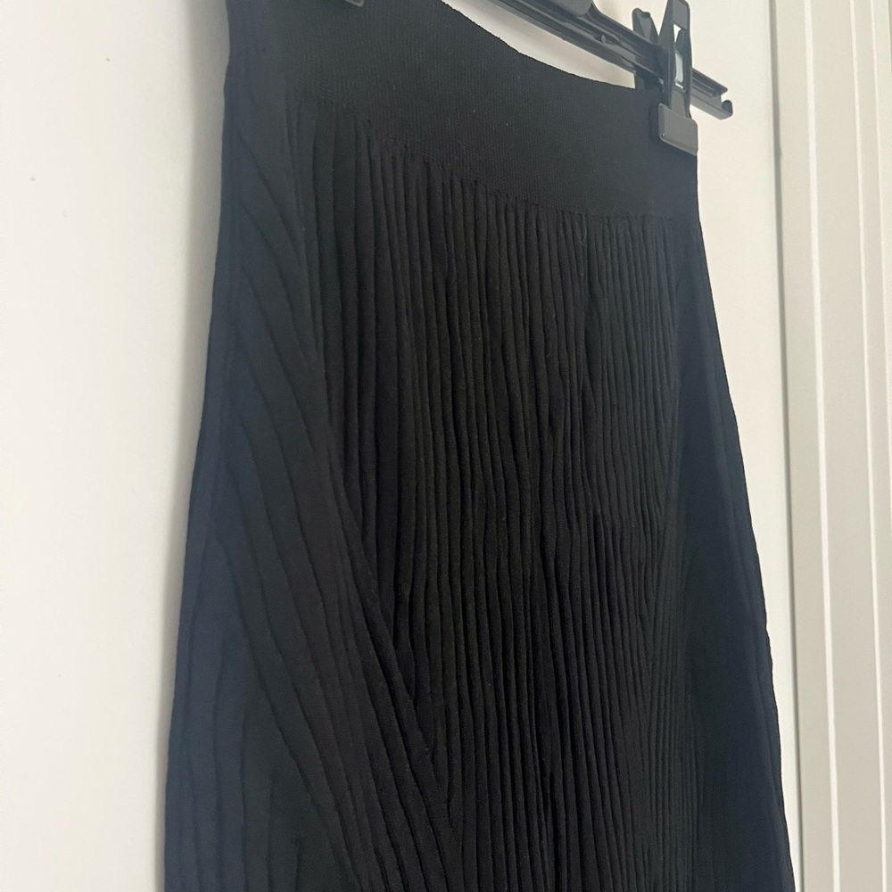Uniqlo C Black Knit ribbed Skirt